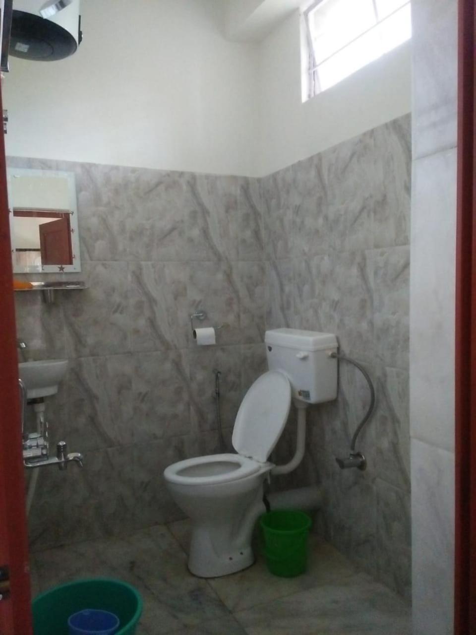 Pine Tree Lodge Shillong Buitenkant foto